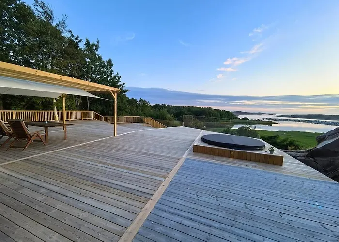 Seaside Panorama Villa With Jetless Hot Tub